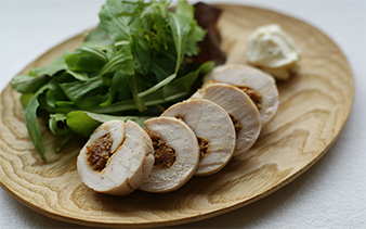 おいしさ新発見!ドライフルーツ×みそ鶏むね肉のいちじく味噌巻き